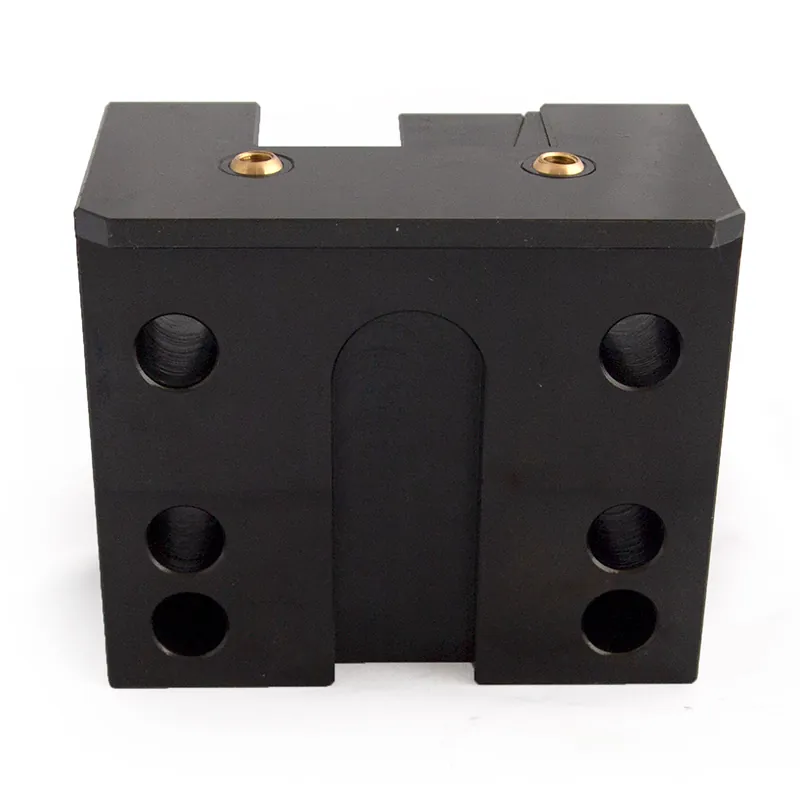 Bolt On face turning toolholder, clamping capacity 25x25mm, bolt grid 35x76 mm
